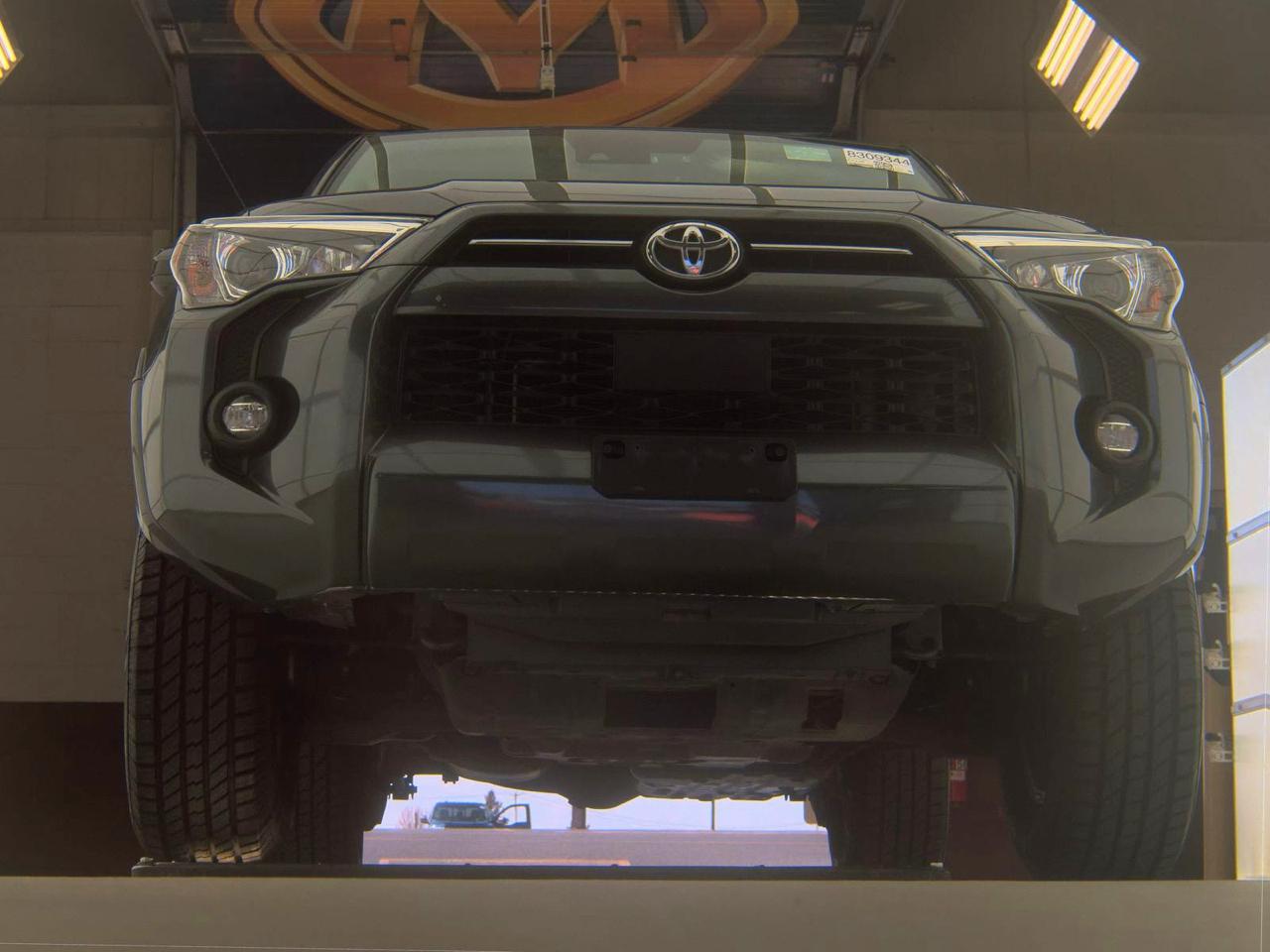 Toyota 4Runner SR5 4WD (Natl) 2021