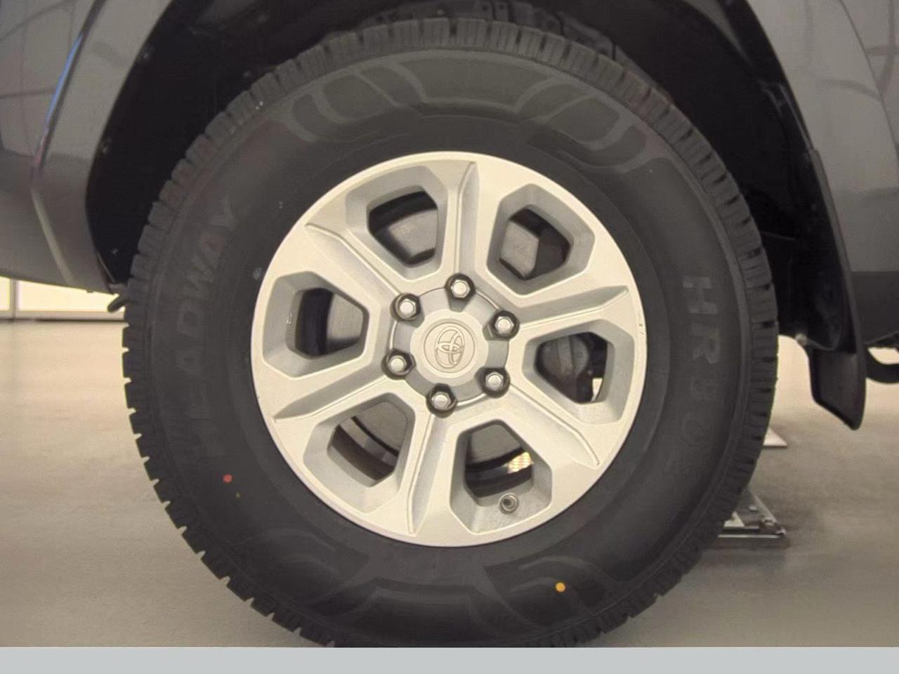 Toyota 4Runner SR5 4WD (Natl) 2021