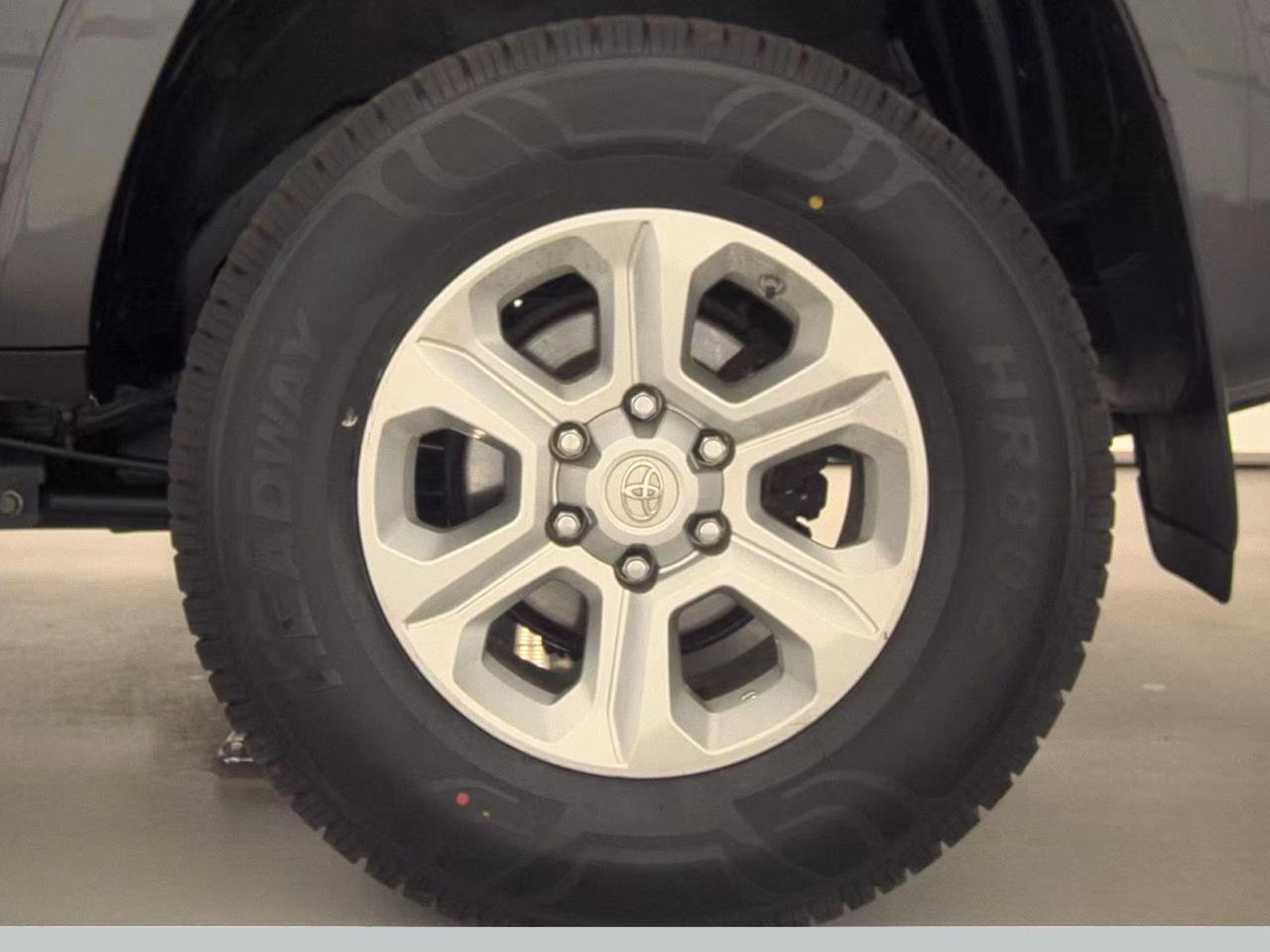 Toyota 4Runner SR5 4WD (Natl) 2021