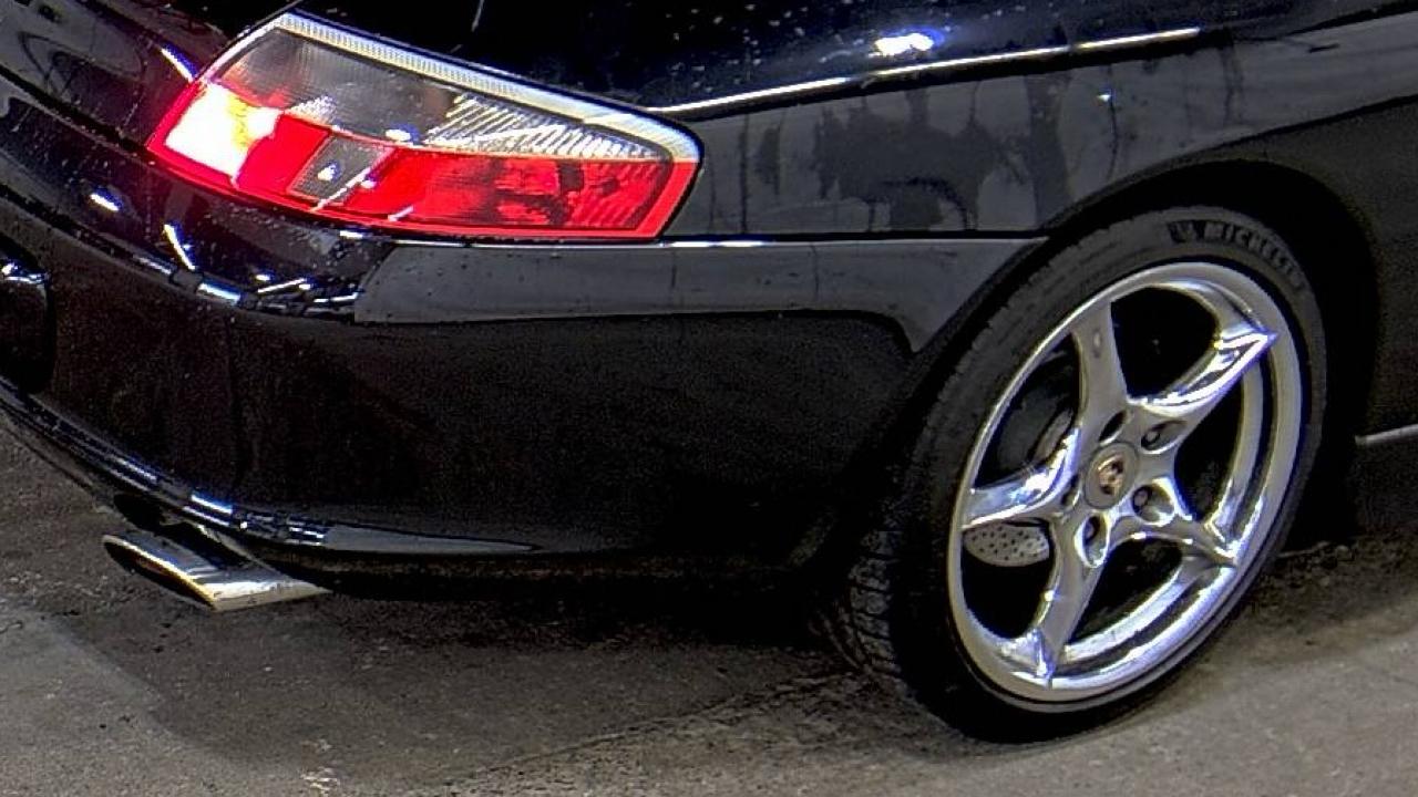 Porsche 911 Carrera 2dr Carrera Targa 6-Spd Manual 2002