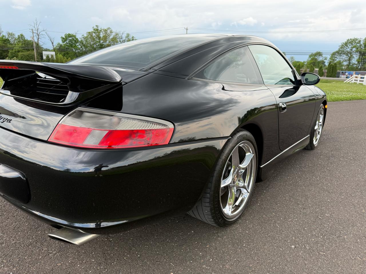 Porsche 911 Carrera 2dr Carrera Targa 6-Spd Manual 2002