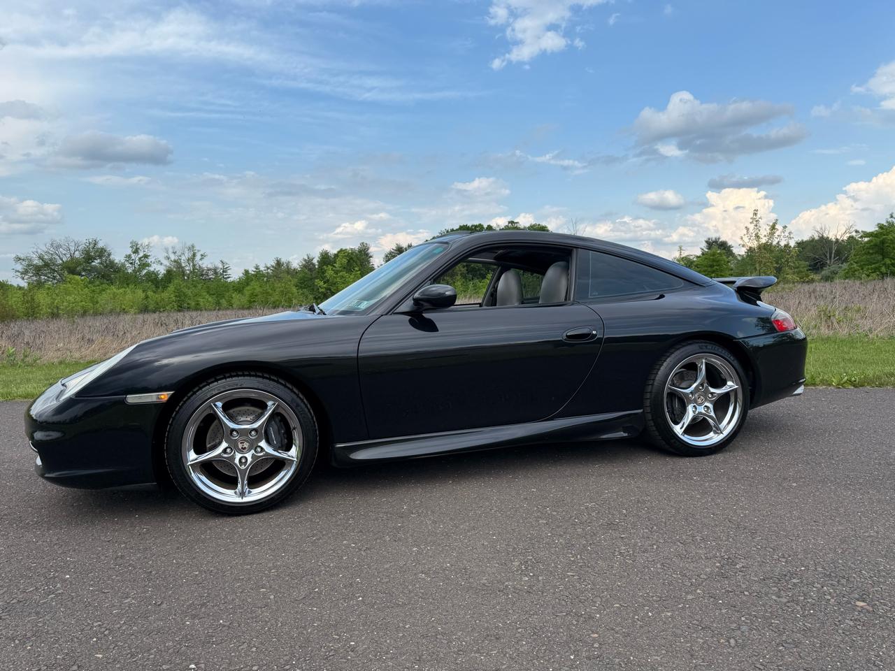 Porsche 911 Carrera 2dr Carrera Targa 6-Spd Manual 2002