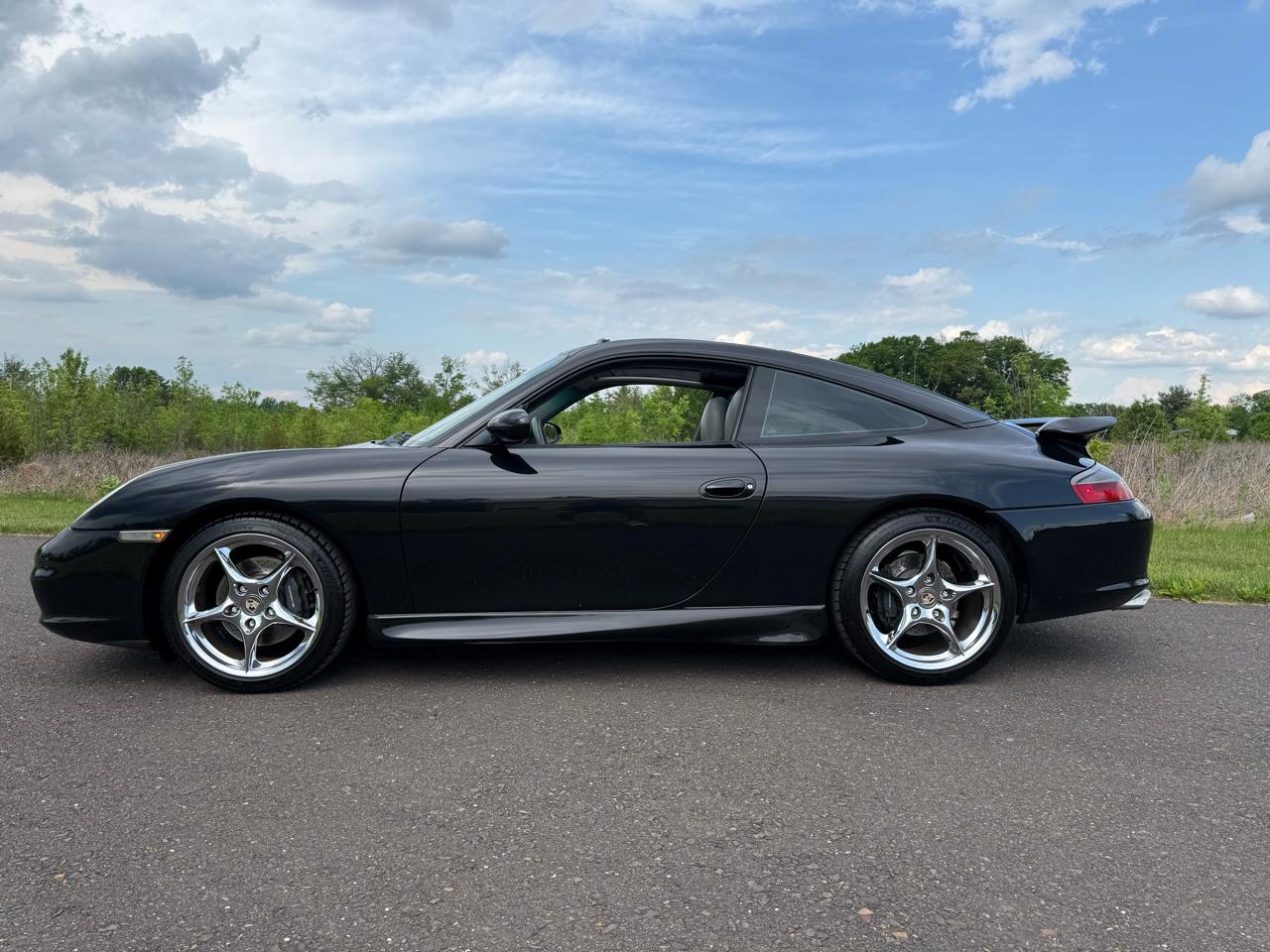 Porsche 911 Carrera 2dr Carrera Targa 6-Spd Manual 2002