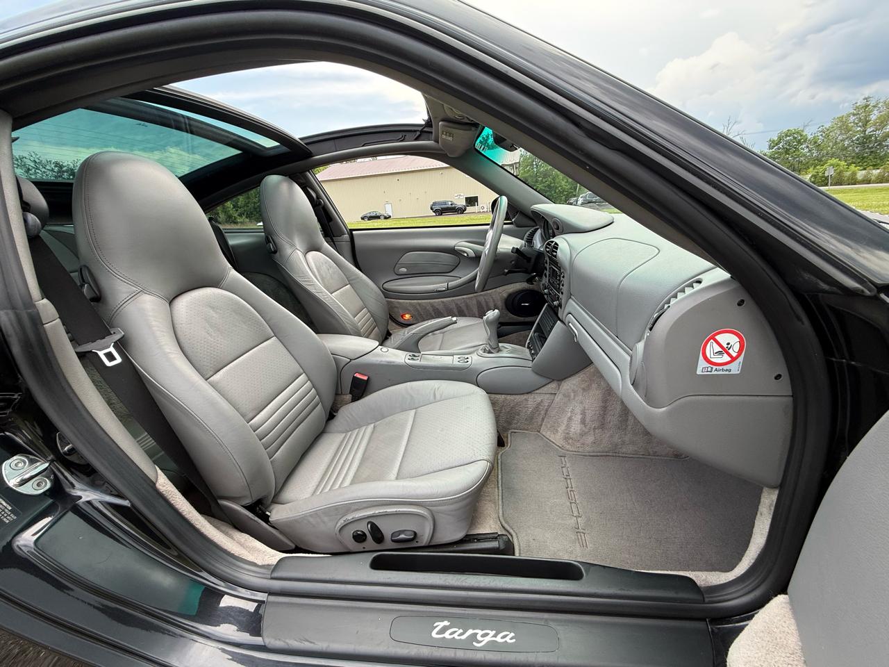 Porsche 911 Carrera 2dr Carrera Targa 6-Spd Manual 2002