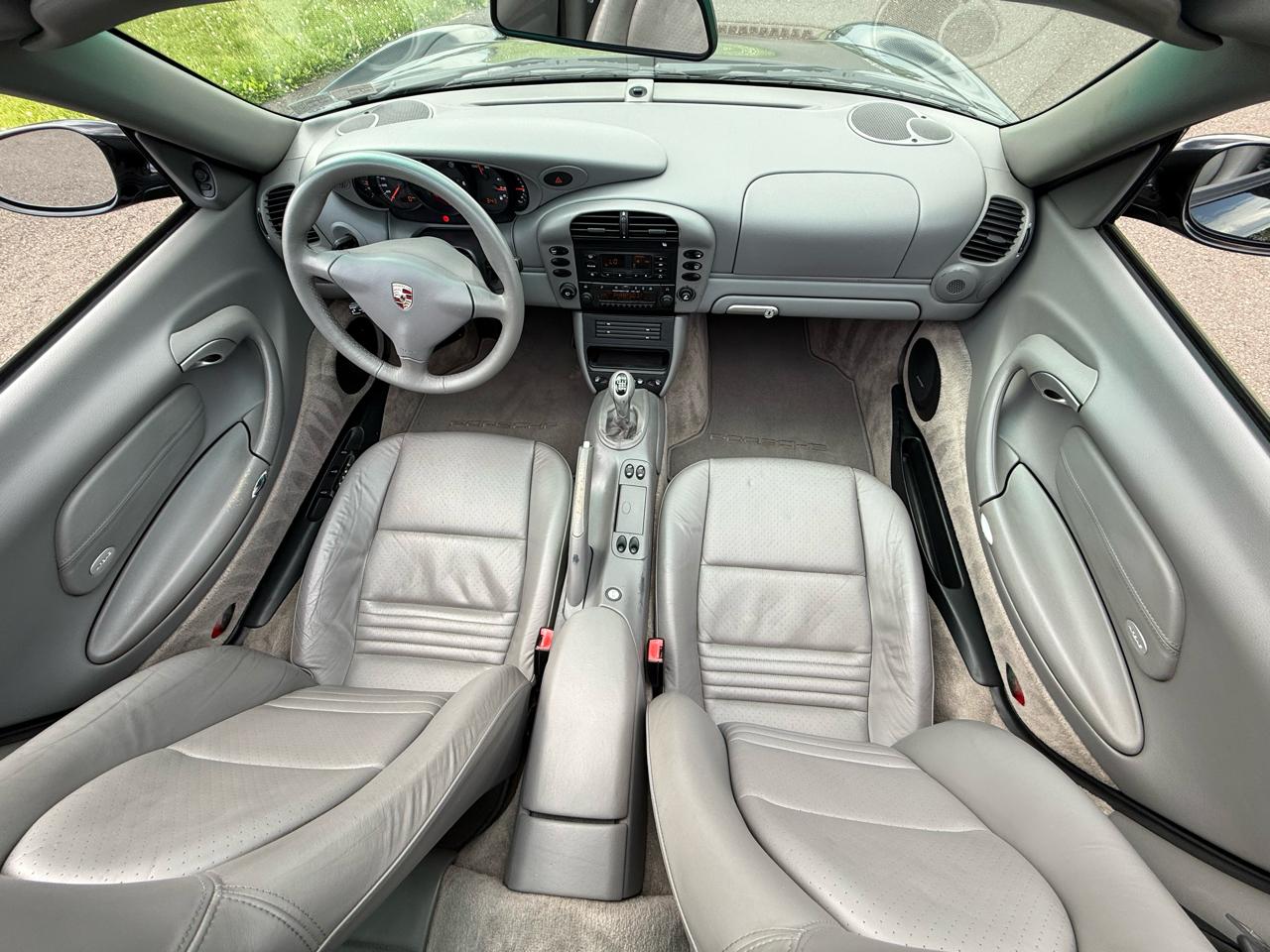Porsche 911 Carrera 2dr Carrera Targa 6-Spd Manual 2002