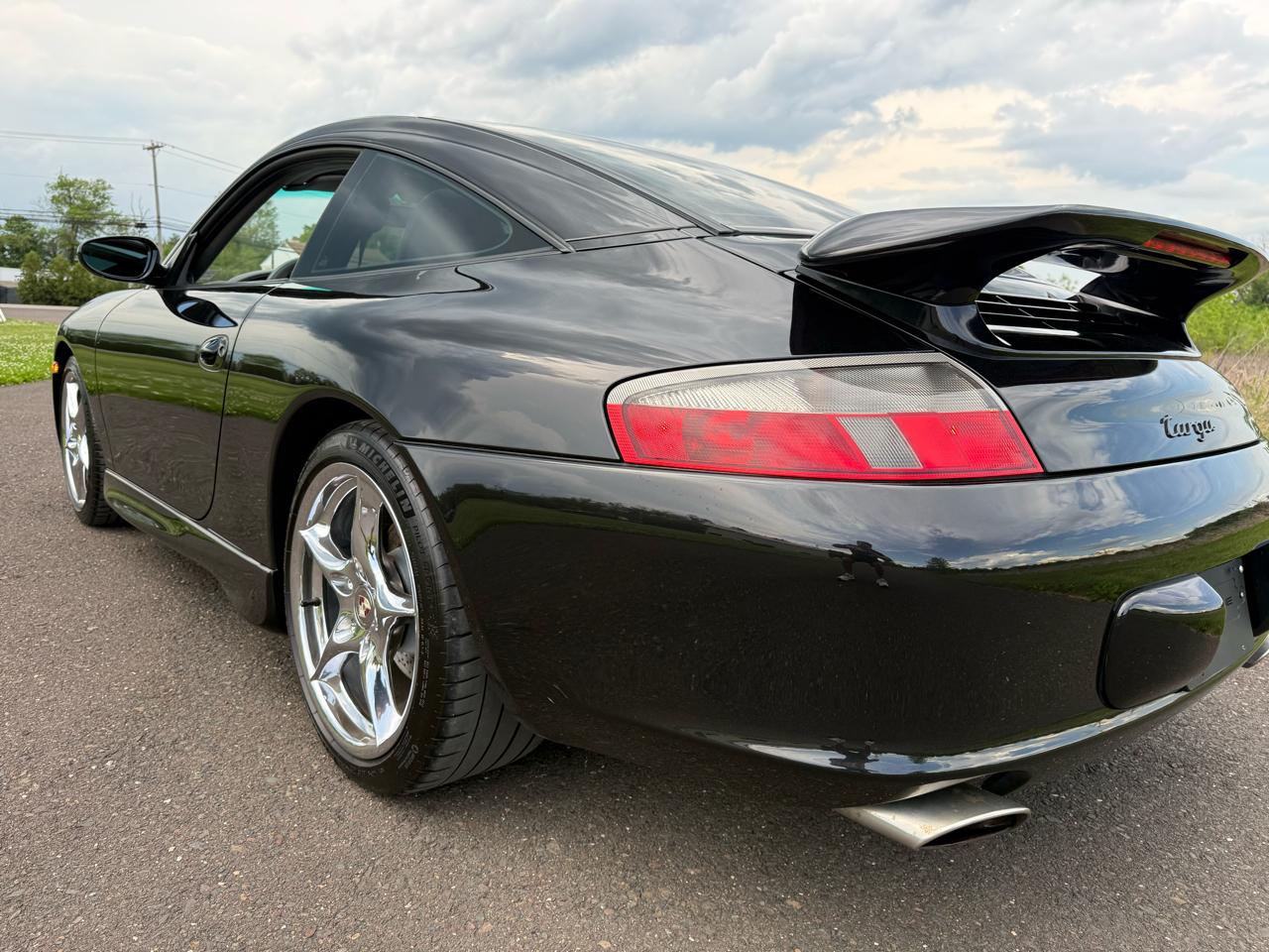 Porsche 911 Carrera 2dr Carrera Targa 6-Spd Manual 2002
