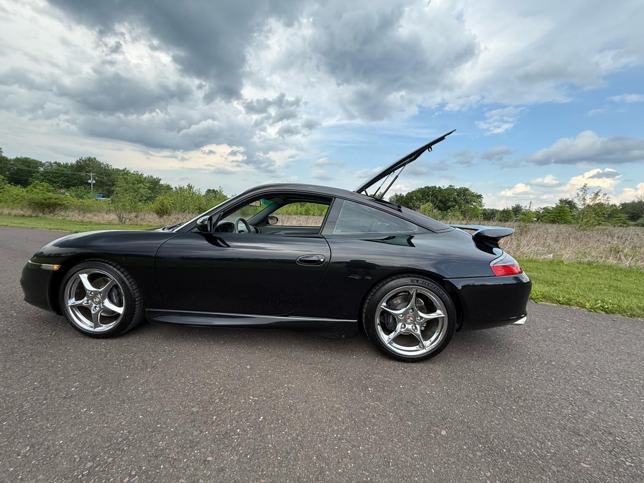 Porsche 911 Carrera 2dr Carrera Targa 6-Spd Manual 2002