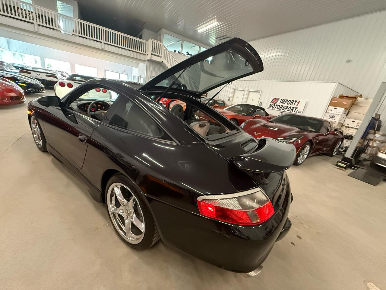 Porsche 911 Carrera 2dr Carrera Targa 6-Spd Manual 2002