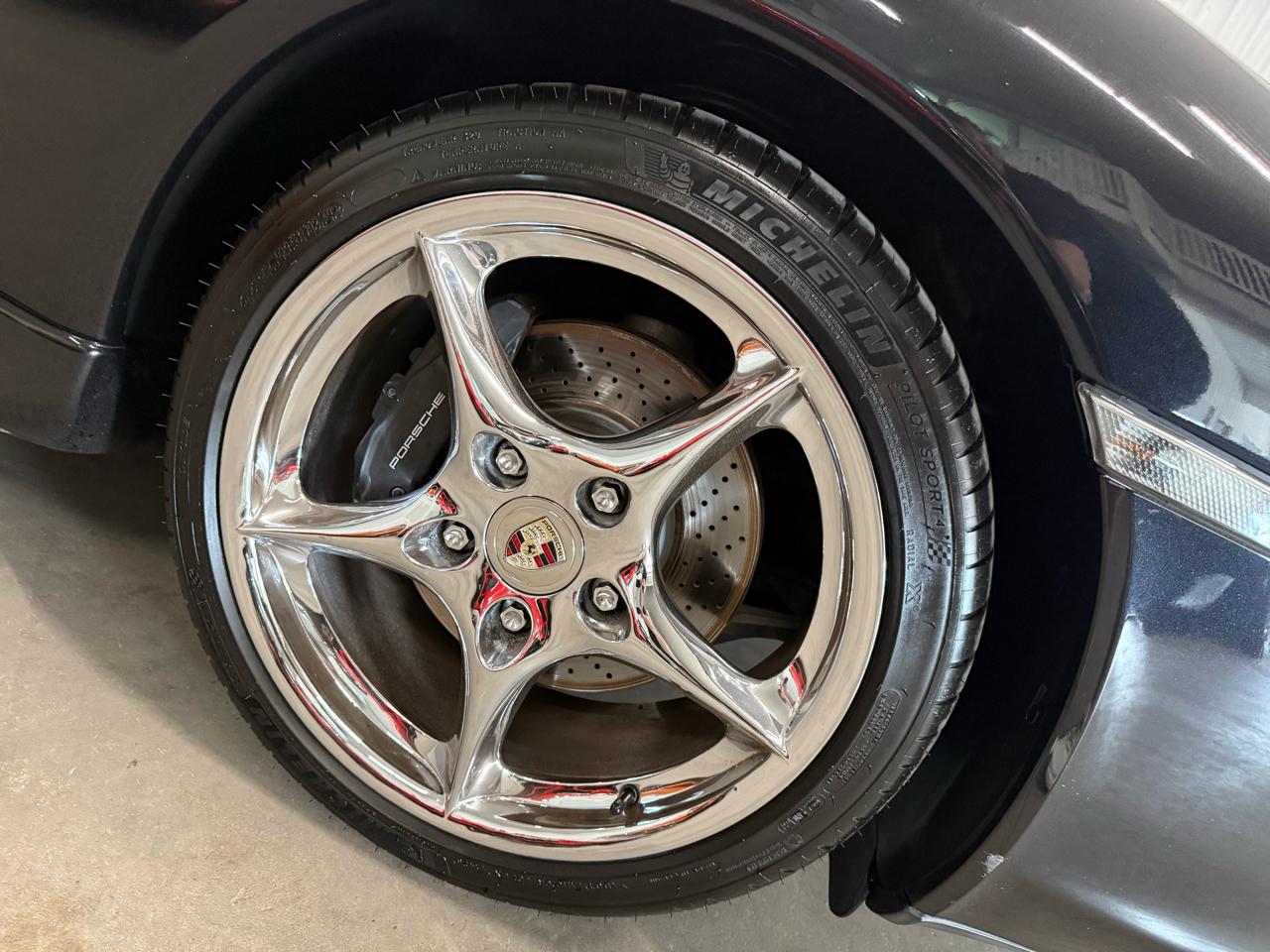 Porsche 911 Carrera 2dr Carrera Targa 6-Spd Manual 2002