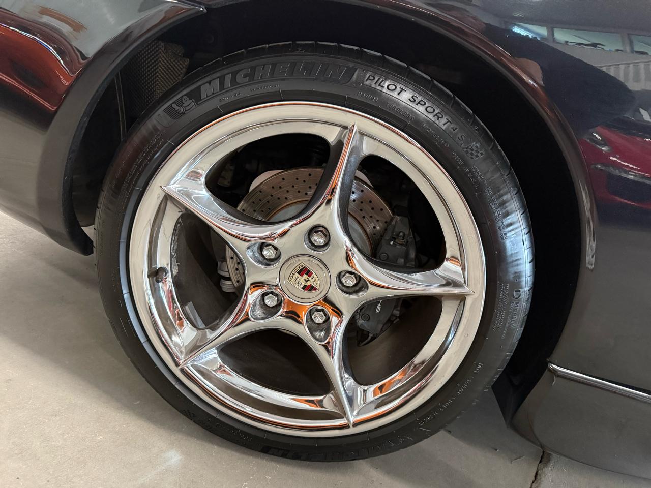 Porsche 911 Carrera 2dr Carrera Targa 6-Spd Manual 2002