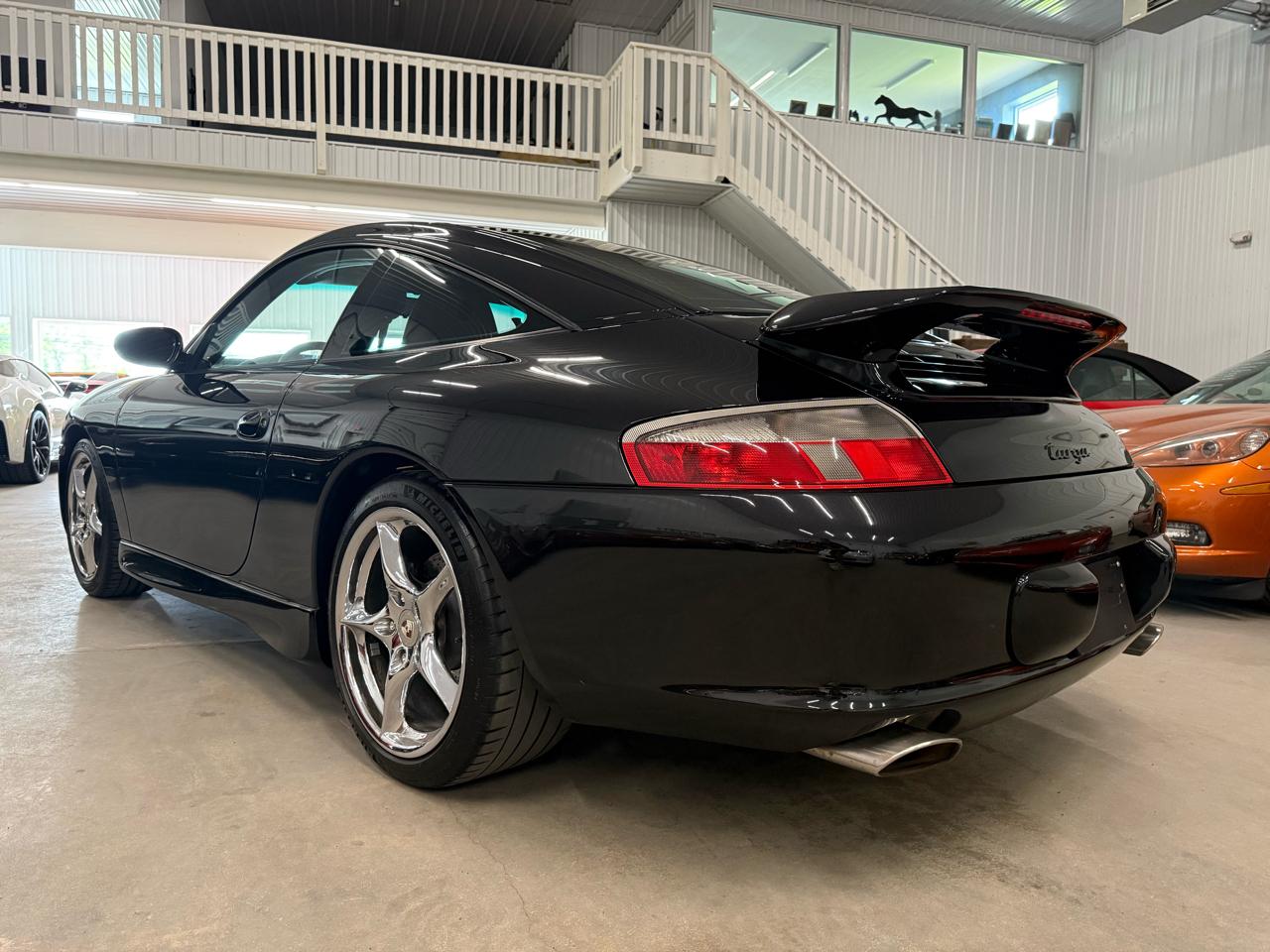Porsche 911 Carrera 2dr Carrera Targa 6-Spd Manual 2002