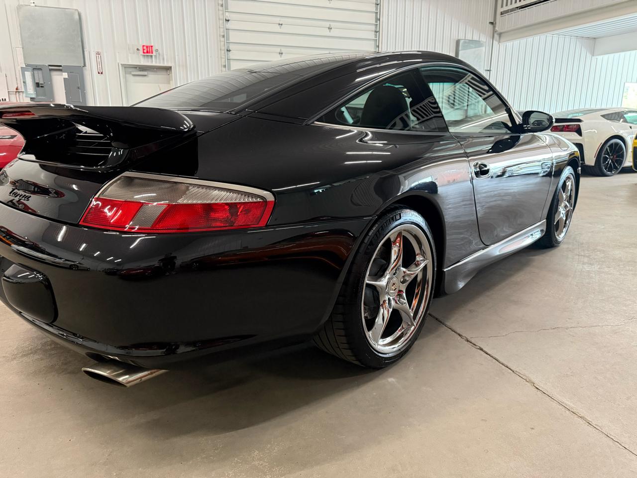 Porsche 911 Carrera 2dr Carrera Targa 6-Spd Manual 2002