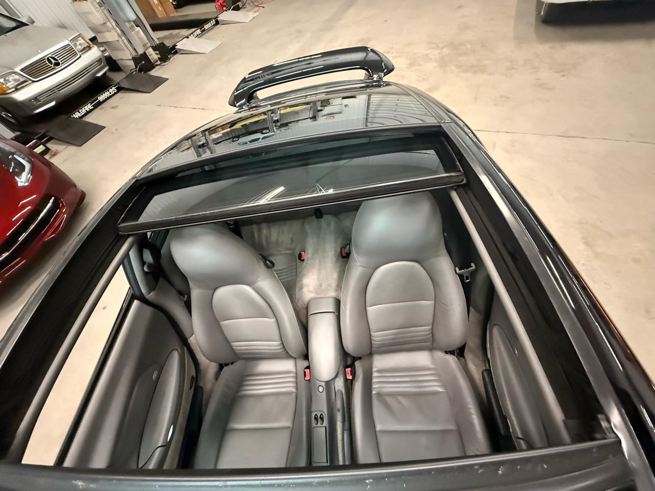 Porsche 911 Carrera 2dr Carrera Targa 6-Spd Manual 2002