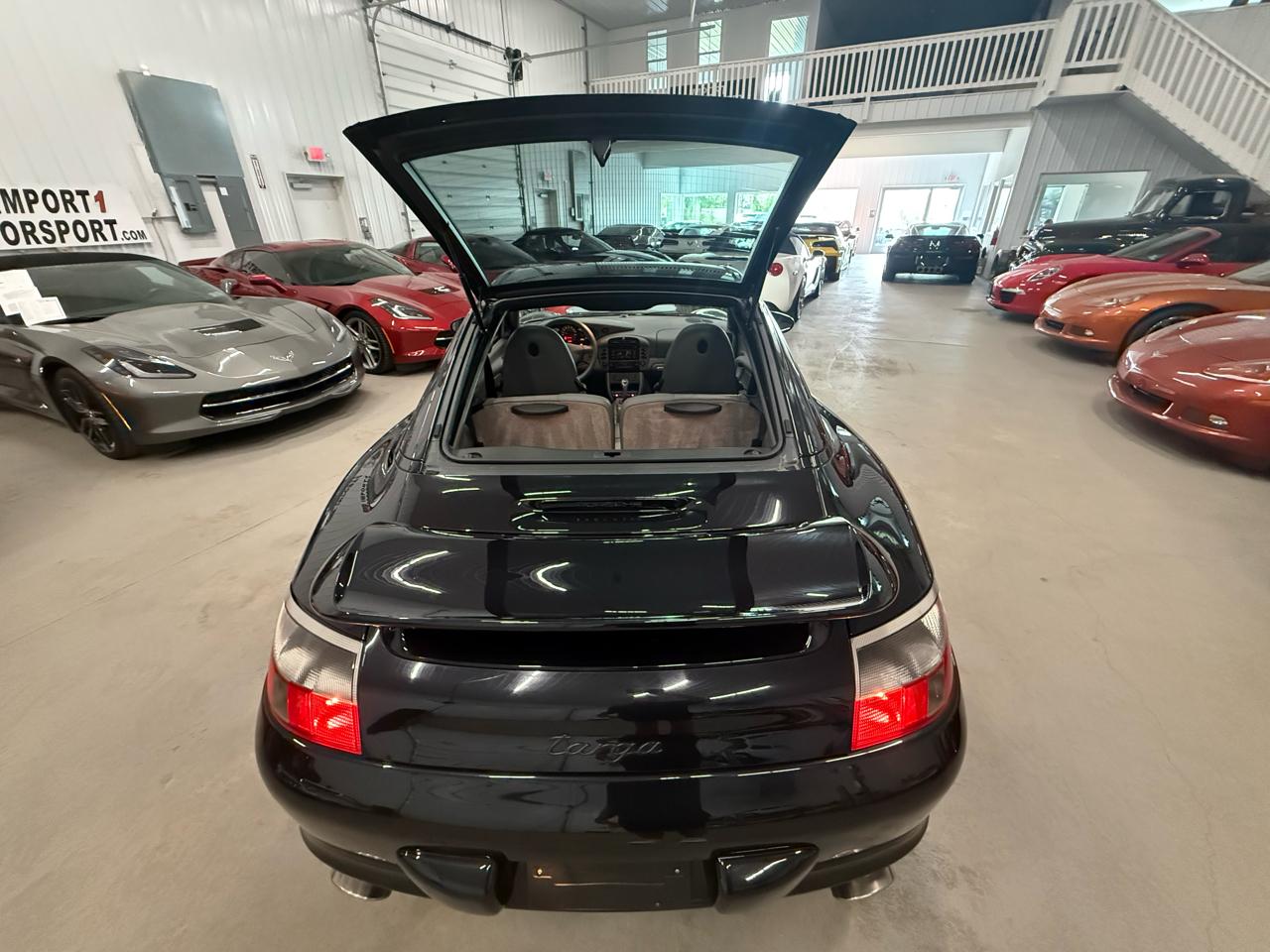 Porsche 911 Carrera 2dr Carrera Targa 6-Spd Manual 2002