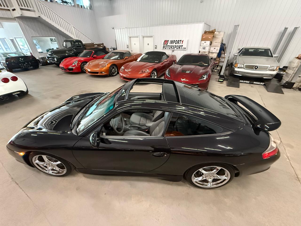 Porsche 911 Carrera 2dr Carrera Targa 6-Spd Manual 2002