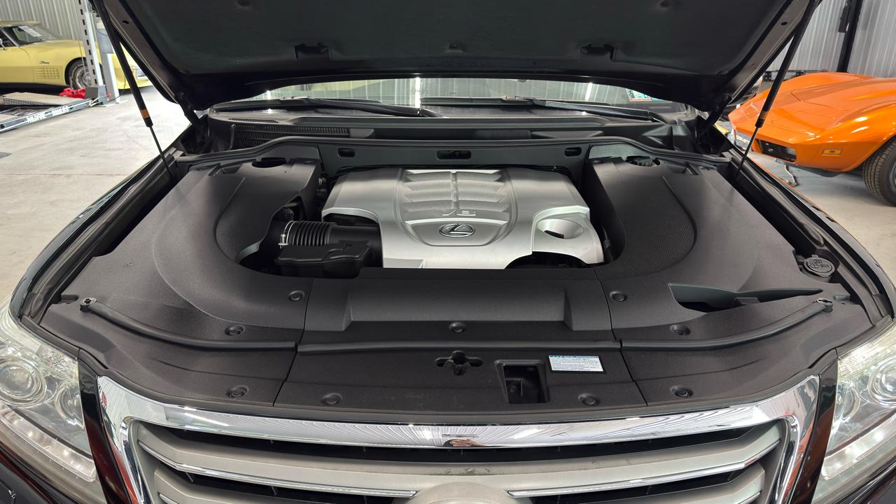 Lexus LX 570 4WD 4dr 2013