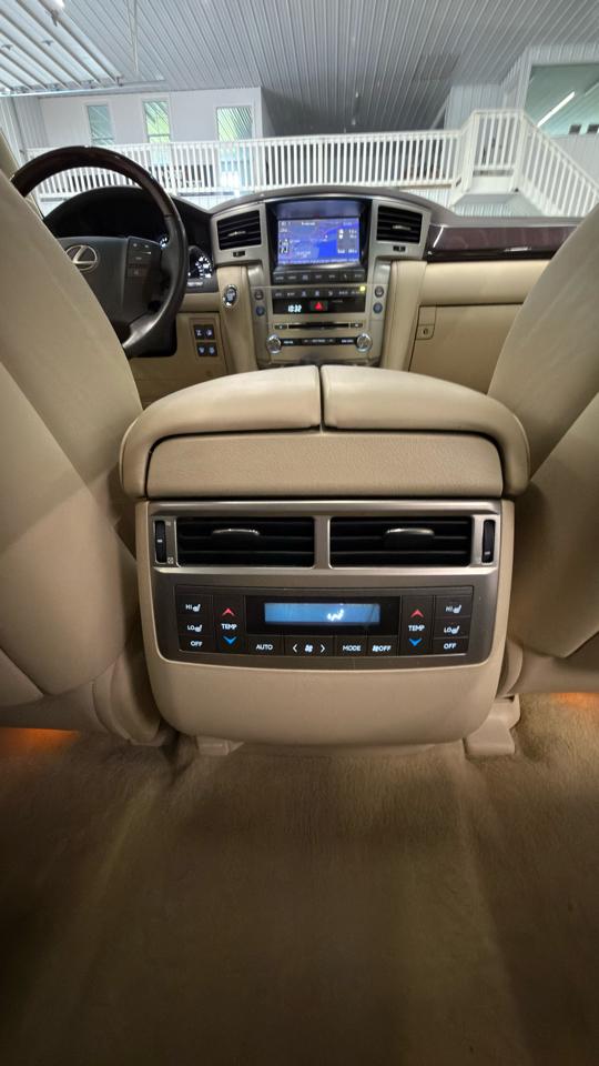 Lexus LX 570 4WD 4dr 2013