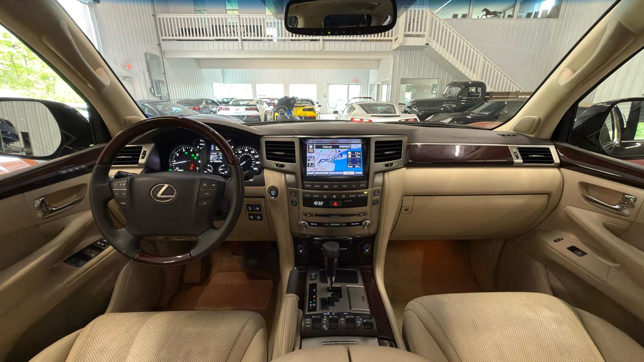 Lexus LX 570 4WD 4dr 2013