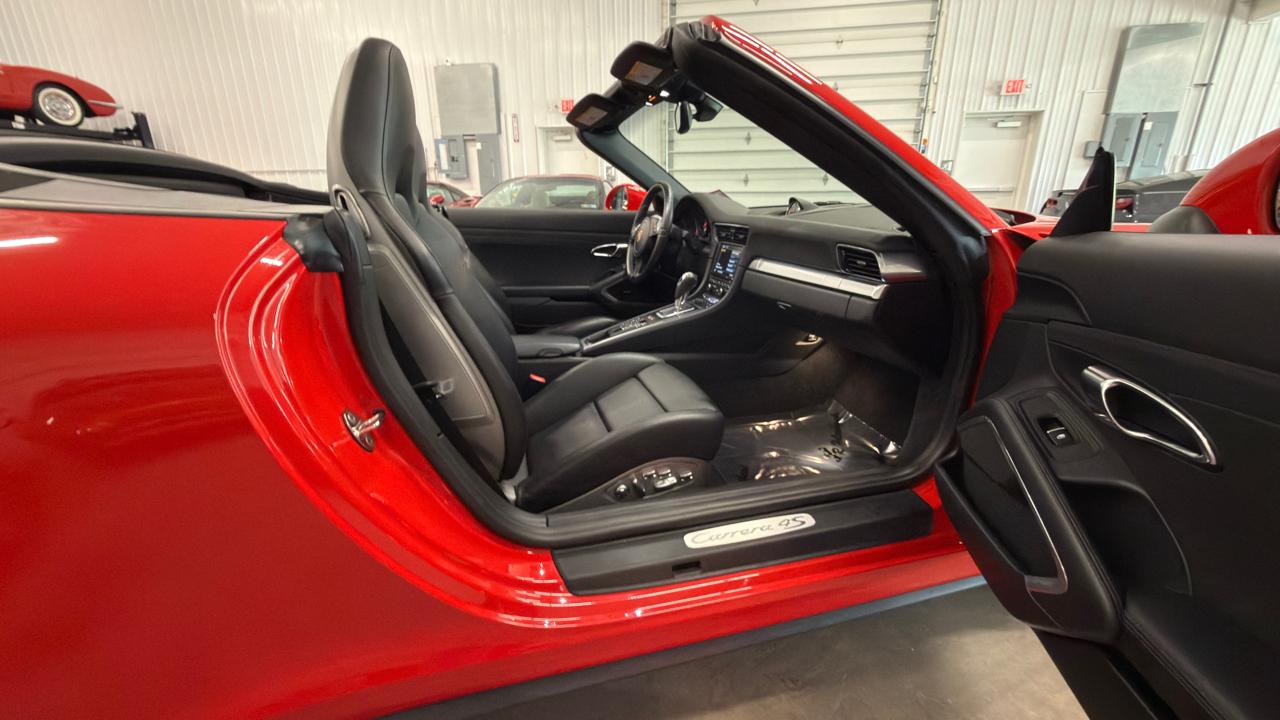 Porsche 911 2dr Cabriolet Carrera 4S 2014