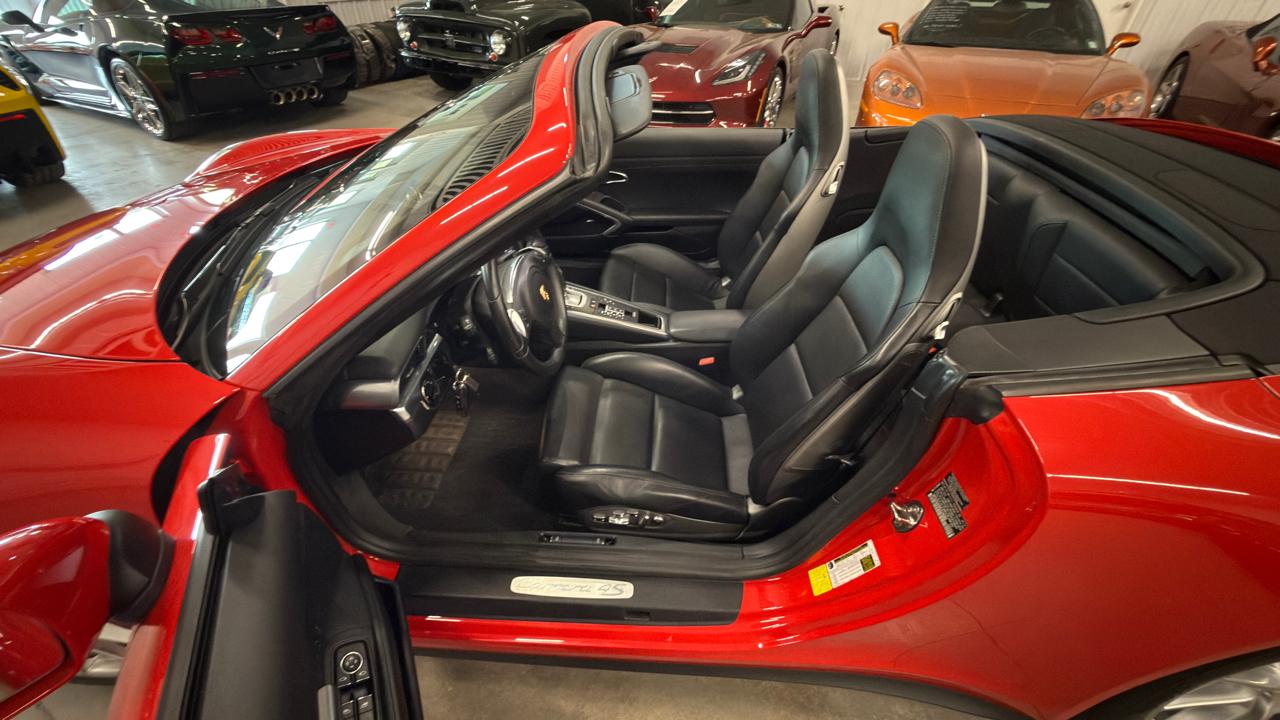 Porsche 911 2dr Cabriolet Carrera 4S 2014
