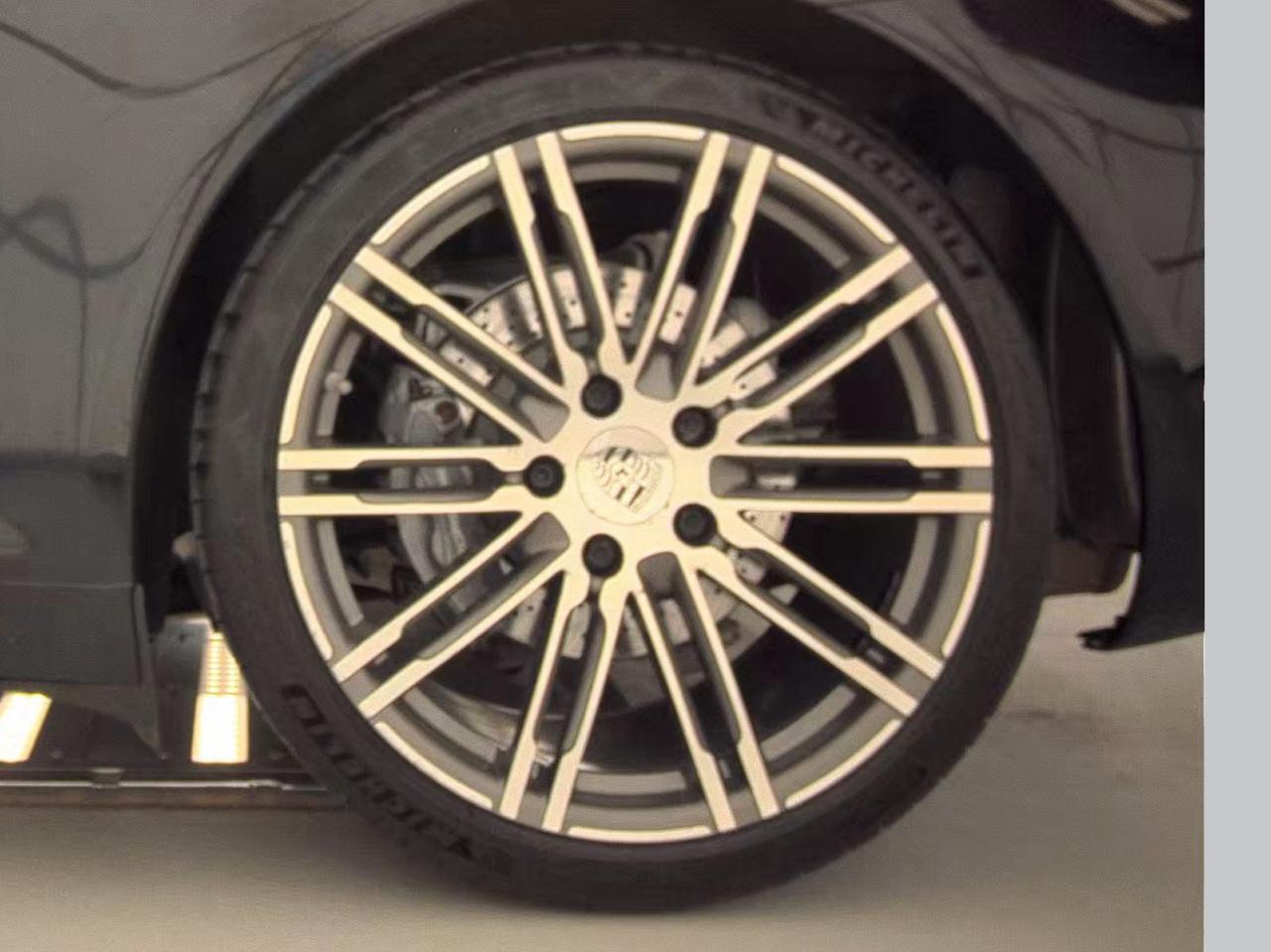 Porsche 911 2dr Cpe Carrera Black Edition 2016