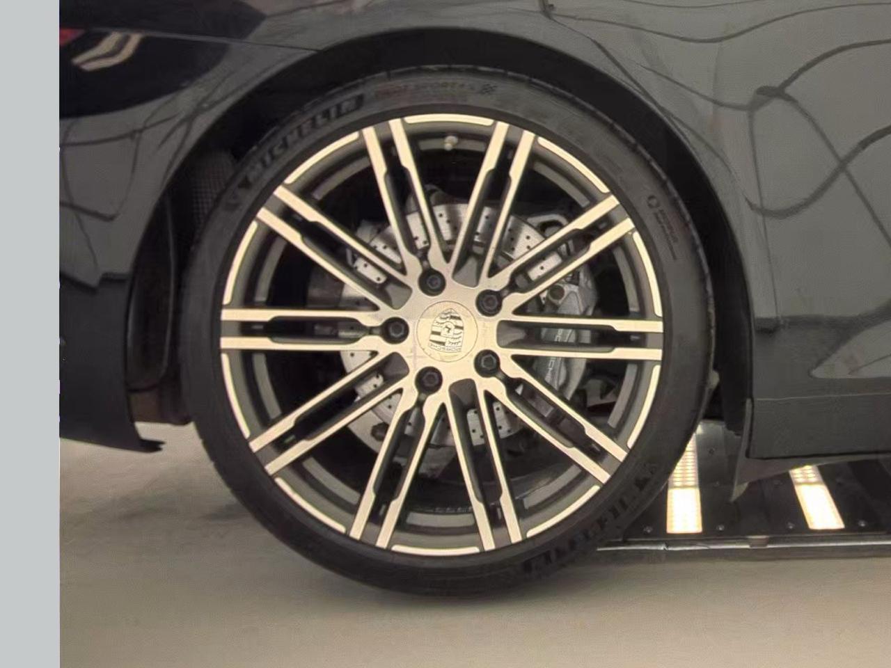 Porsche 911 2dr Cpe Carrera Black Edition 2016