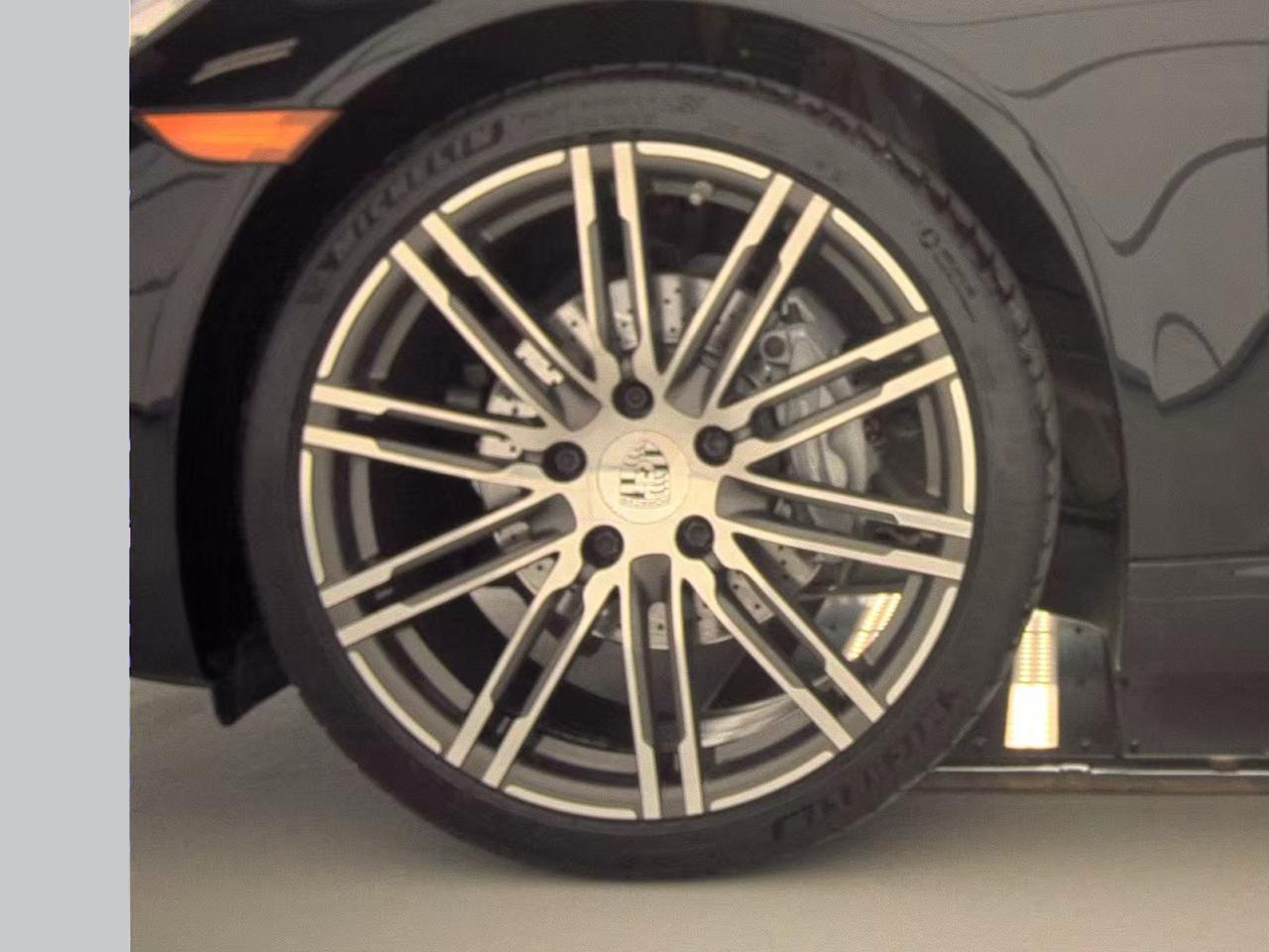 Porsche 911 2dr Cpe Carrera Black Edition 2016