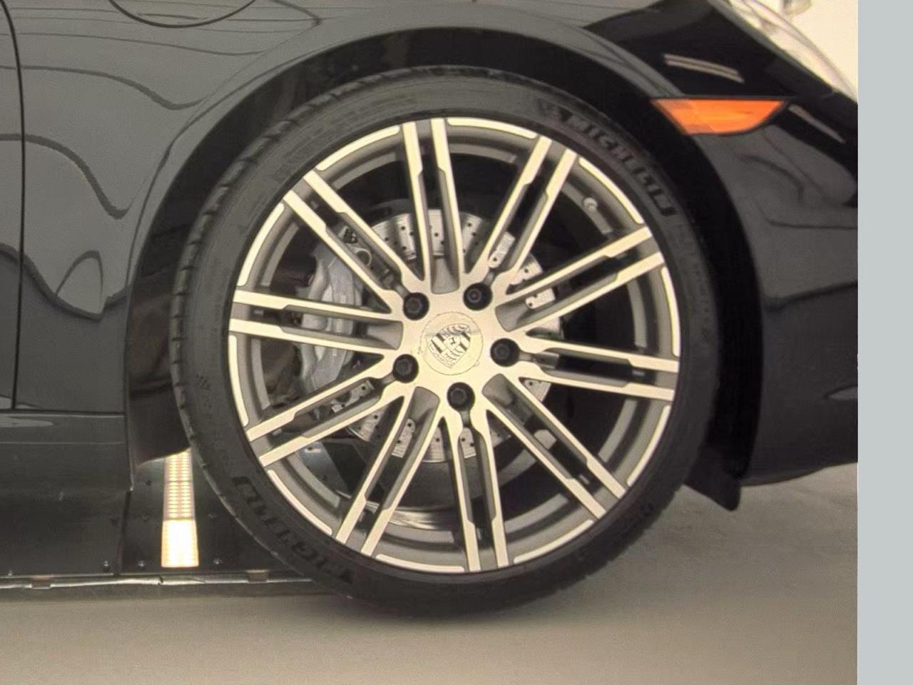 Porsche 911 2dr Cpe Carrera Black Edition 2016