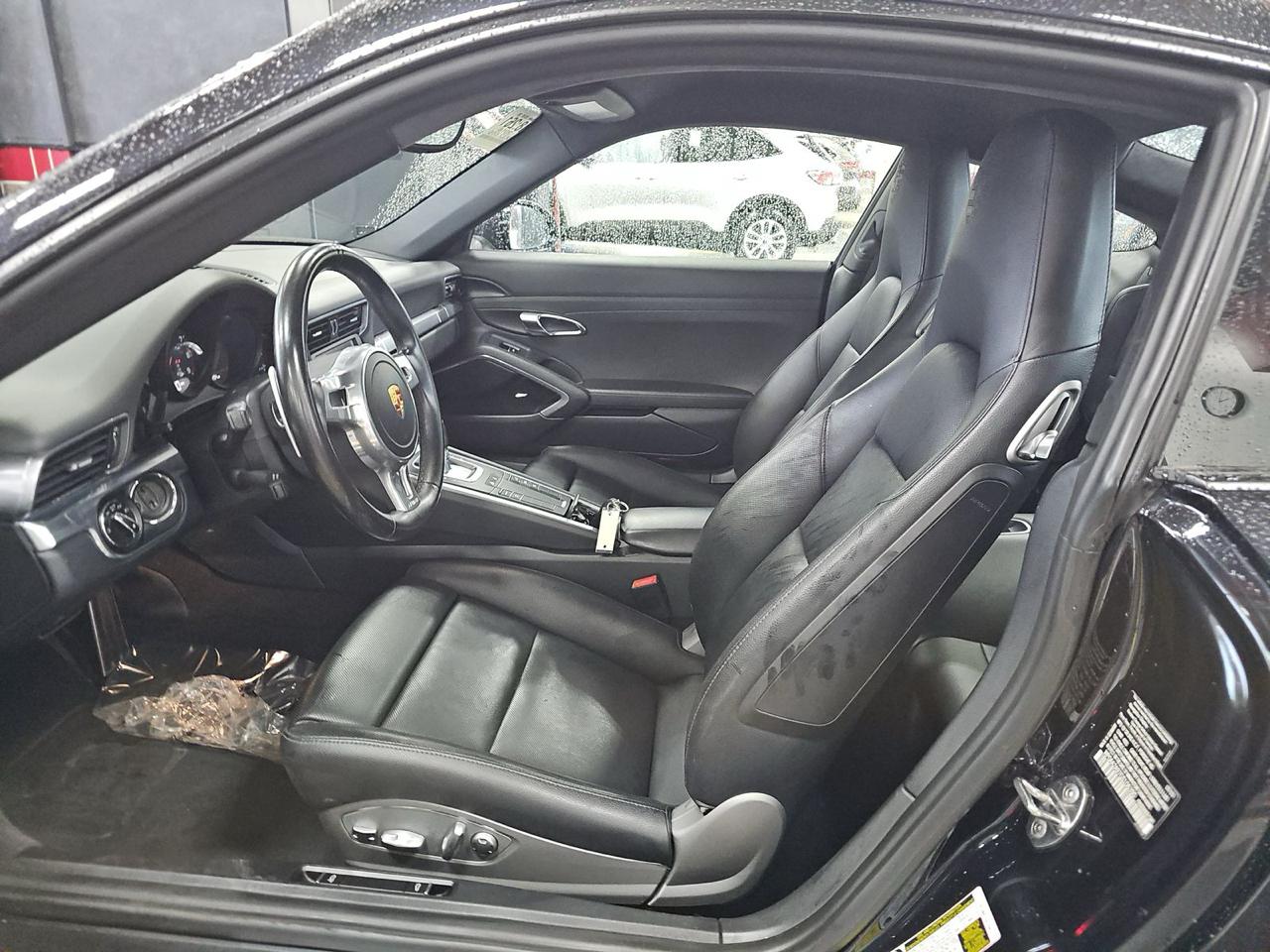Porsche 911 2dr Cpe Carrera Black Edition 2016