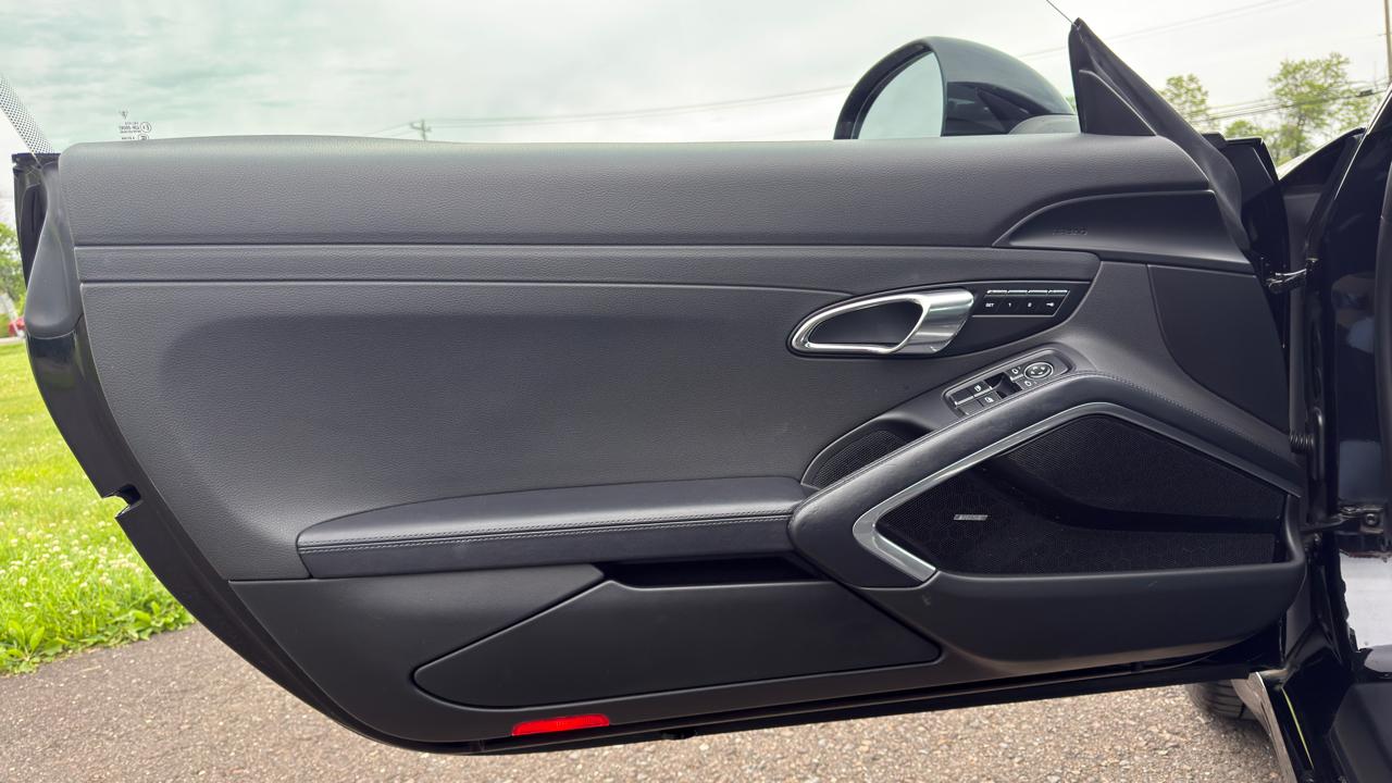 Porsche 911 2dr Cpe Carrera Black Edition 2016