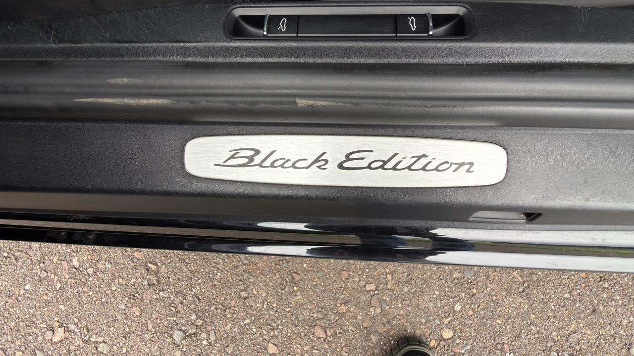 Porsche 911 2dr Cpe Carrera Black Edition 2016
