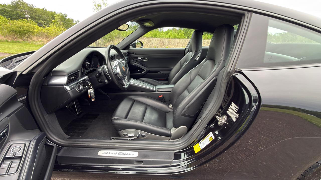 Porsche 911 2dr Cpe Carrera Black Edition 2016