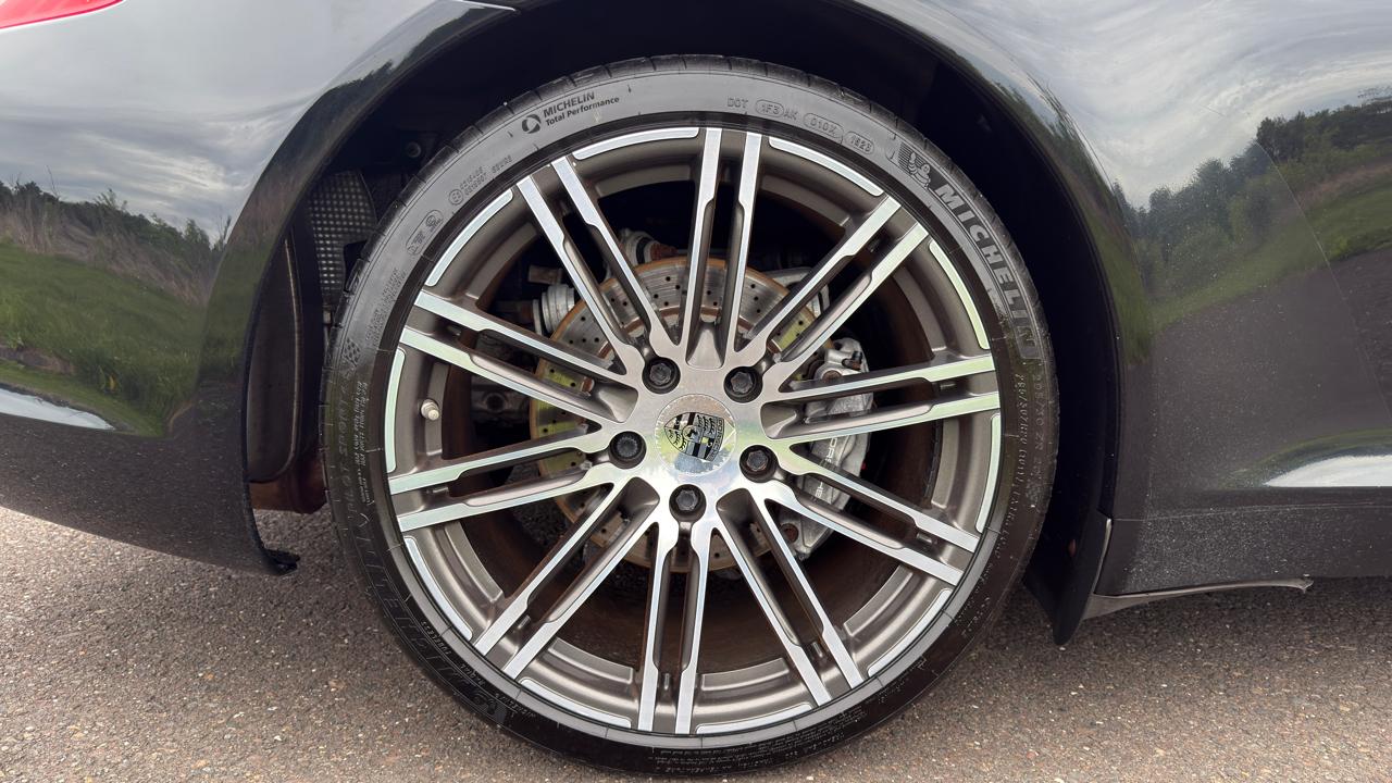 Porsche 911 2dr Cpe Carrera Black Edition 2016