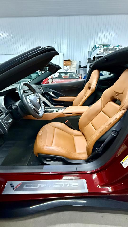 Chevrolet Corvette 2dr Stingray Z51 Cpe w/2LT 2016