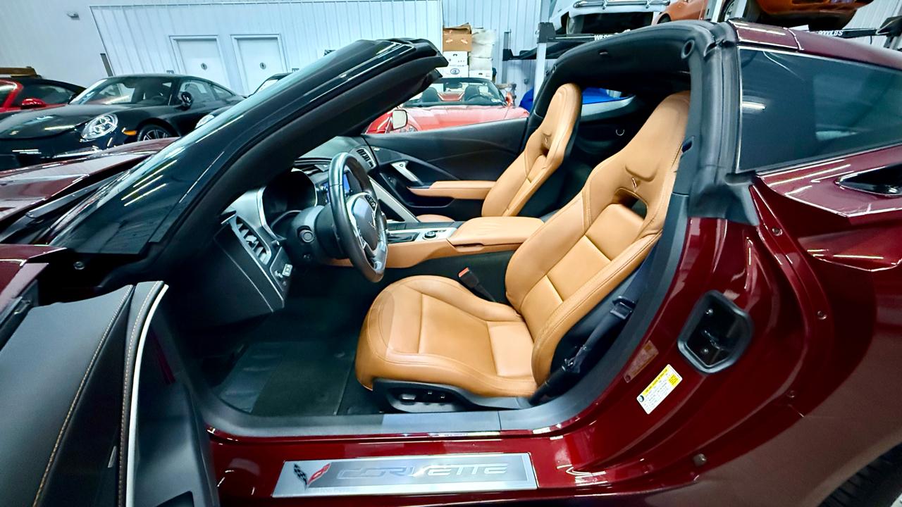 Chevrolet Corvette 2dr Stingray Z51 Cpe w/2LT 2016