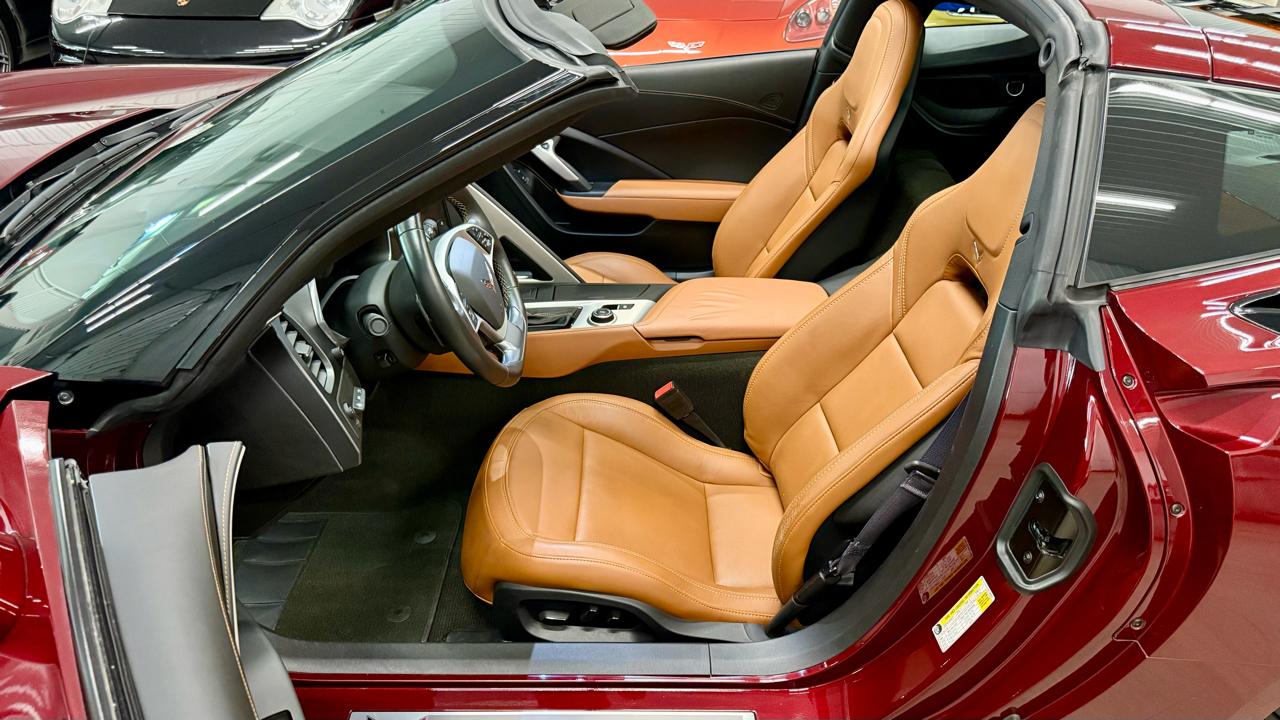 Chevrolet Corvette 2dr Stingray Z51 Cpe w/2LT 2016