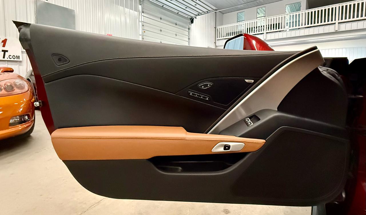 Chevrolet Corvette 2dr Stingray Z51 Cpe w/2LT 2016
