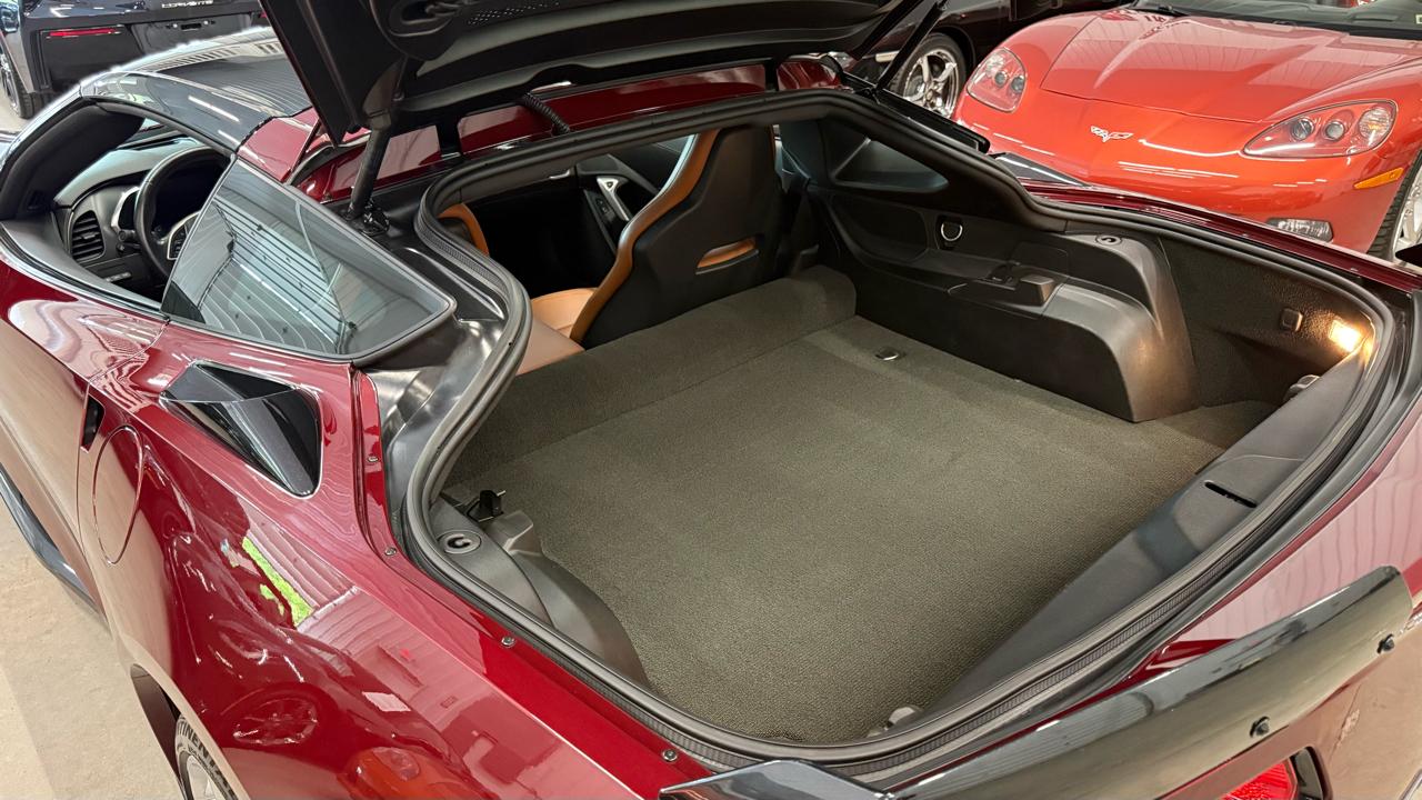 Chevrolet Corvette 2dr Stingray Z51 Cpe w/2LT 2016