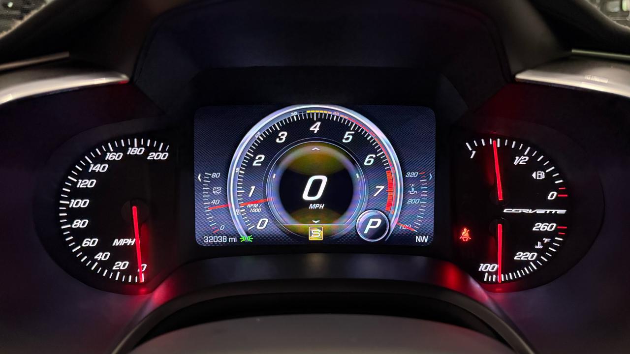 Chevrolet Corvette 2dr Stingray Z51 Cpe w/2LT 2016
