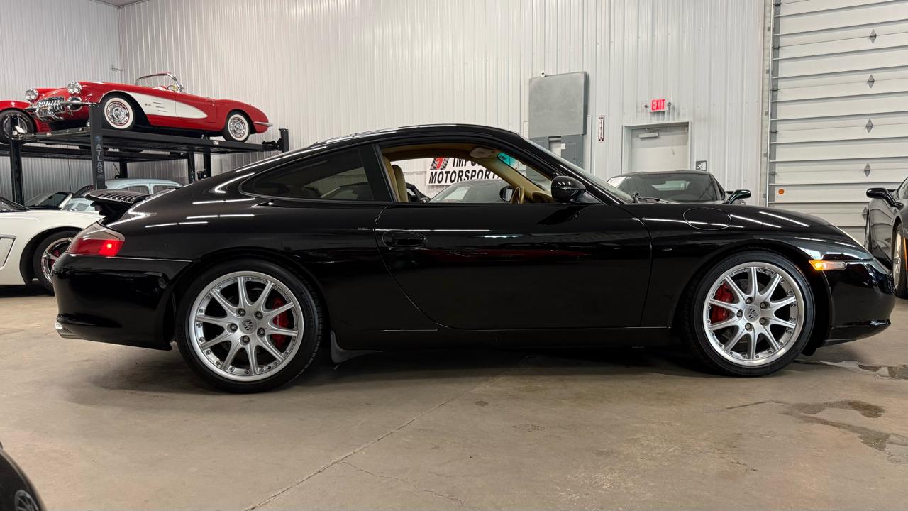 Porsche 911 Carrera  2003