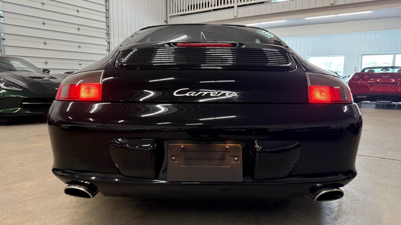 Porsche 911 Carrera  2003