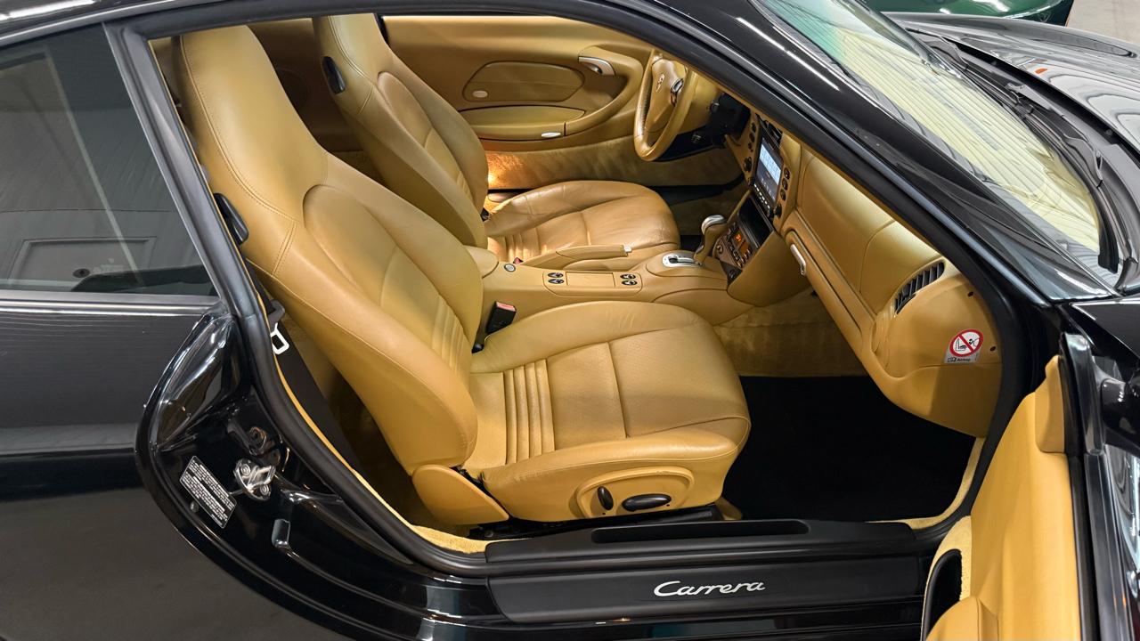 Porsche 911 Carrera  2003