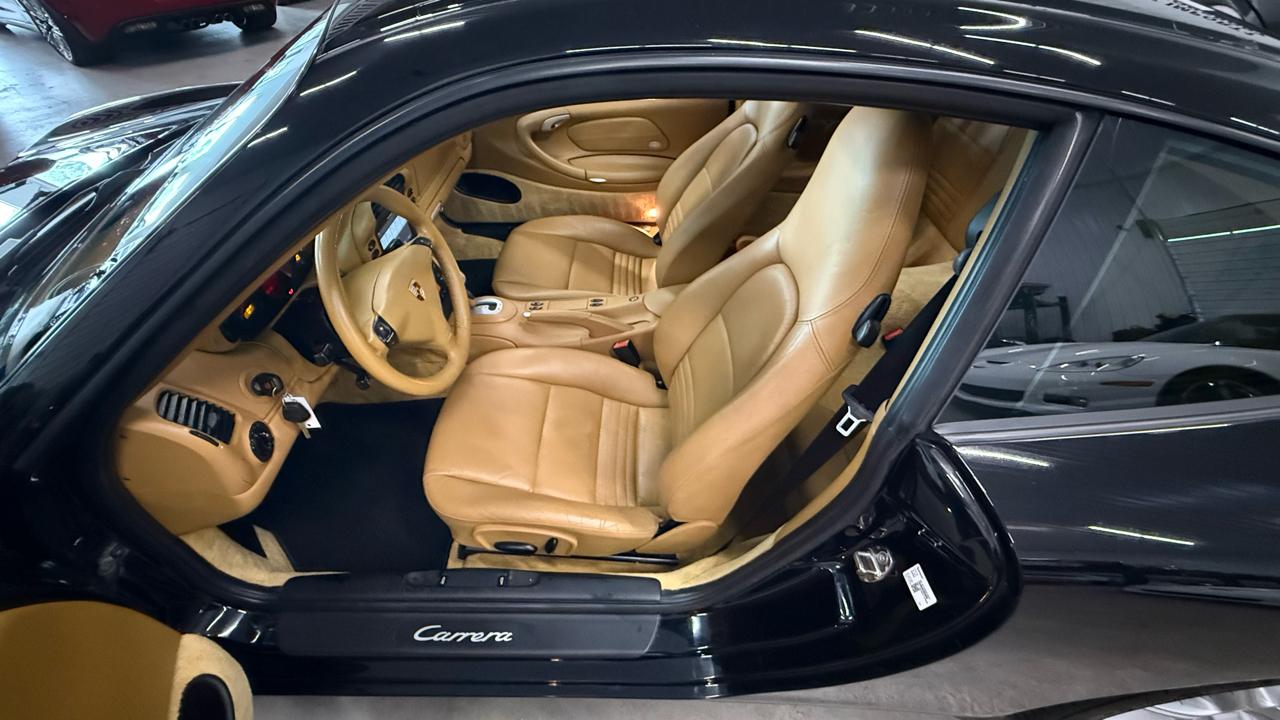 Porsche 911 Carrera  2003