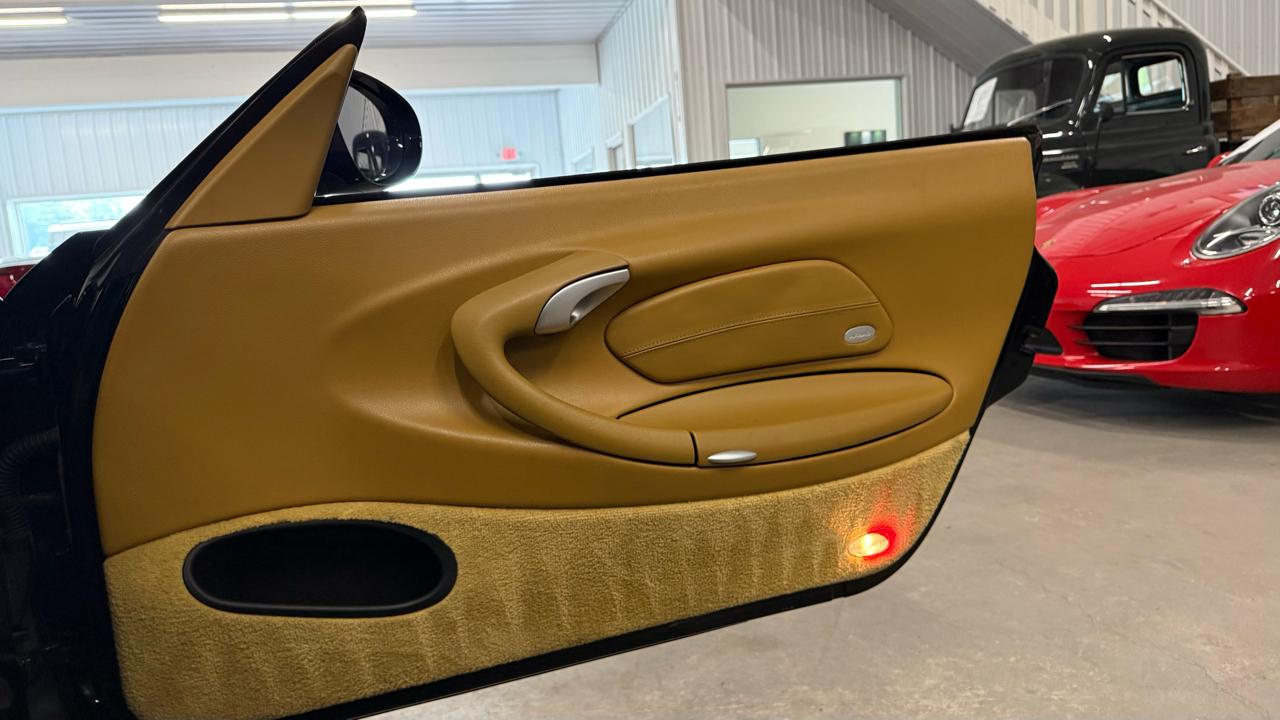Porsche 911 Carrera  2003