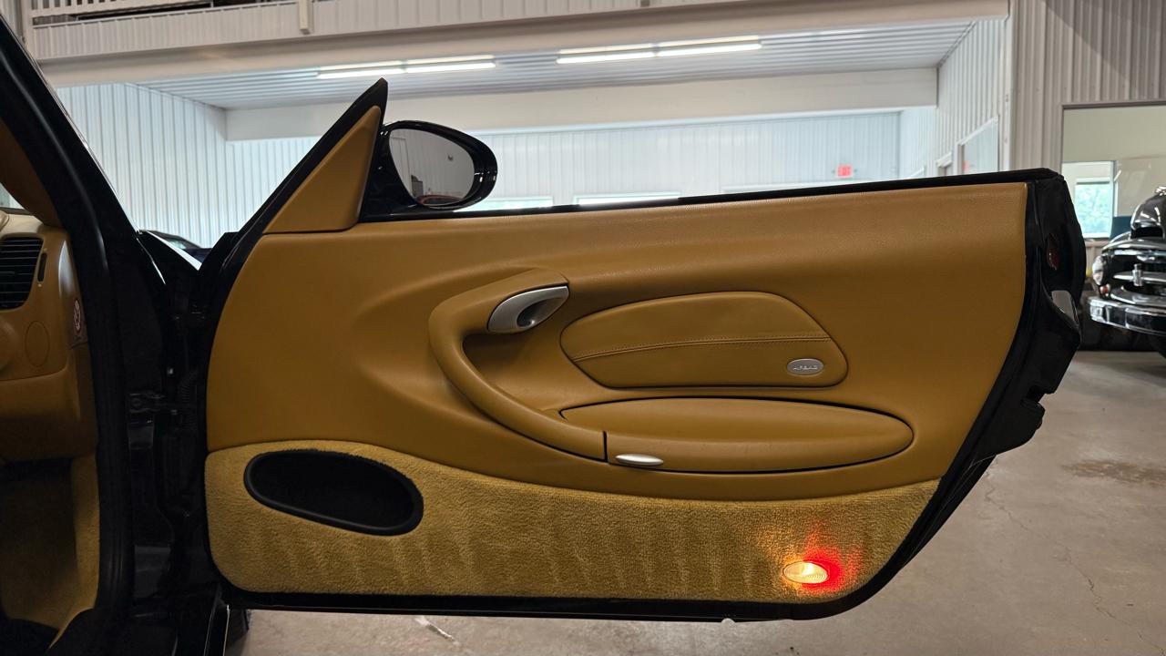 Porsche 911 Carrera  2003