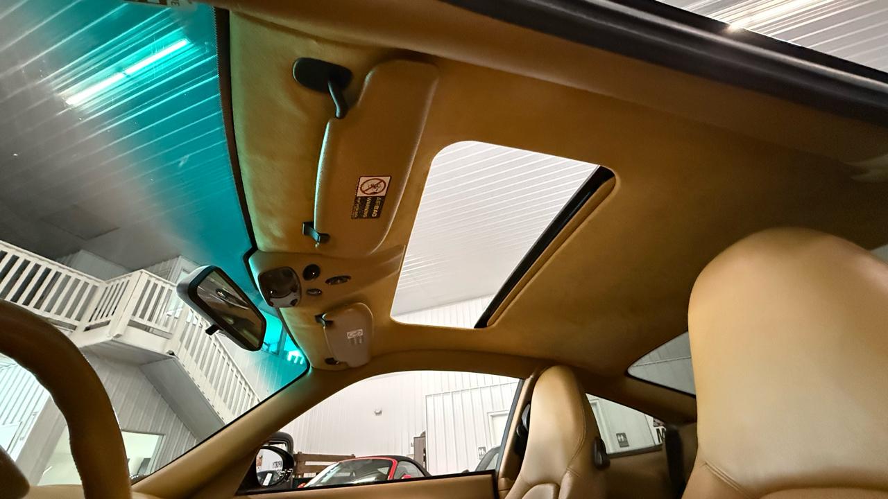 Porsche 911 Carrera  2003