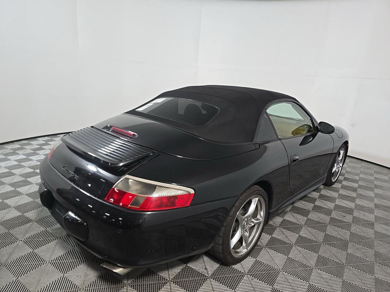 Porsche 911 Carrera 2dr Carrera Cabriolet Tiptronic 2003