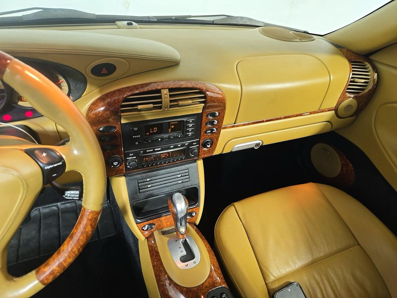 Porsche 911 Carrera 2dr Carrera Cabriolet Tiptronic 2003