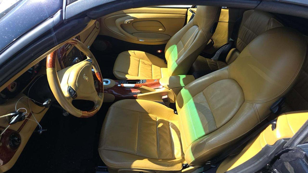 Porsche 911 Carrera 2dr Carrera Cabriolet Tiptronic 2003
