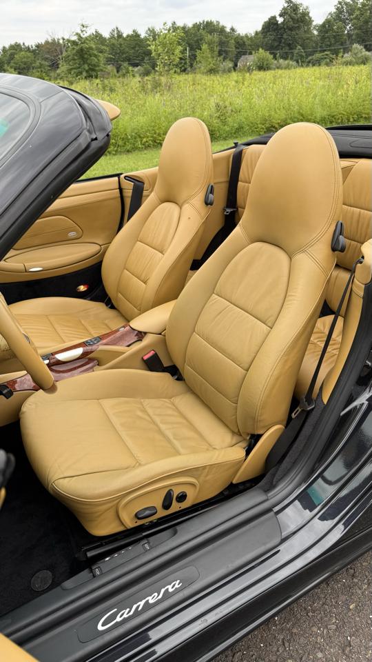 Porsche 911 Carrera 2dr Carrera Cabriolet Tiptronic 2003